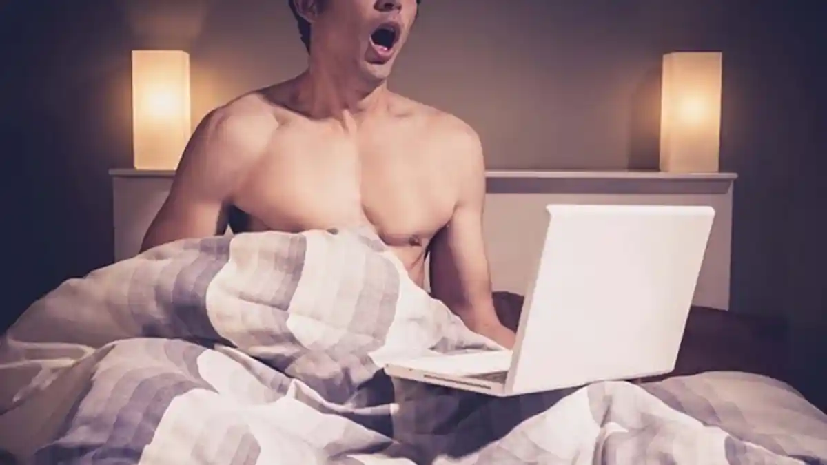 Ternyata, ini Alasan Mengapa Pria Suka Nonton Film Porno!