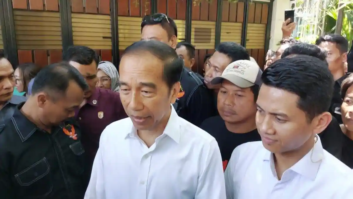 "Tidak Ada Kewenangan Mereka Mengatur Saya" Jokowi Tolak Perlihatkan Ijazah Saat Didatangi TPUA