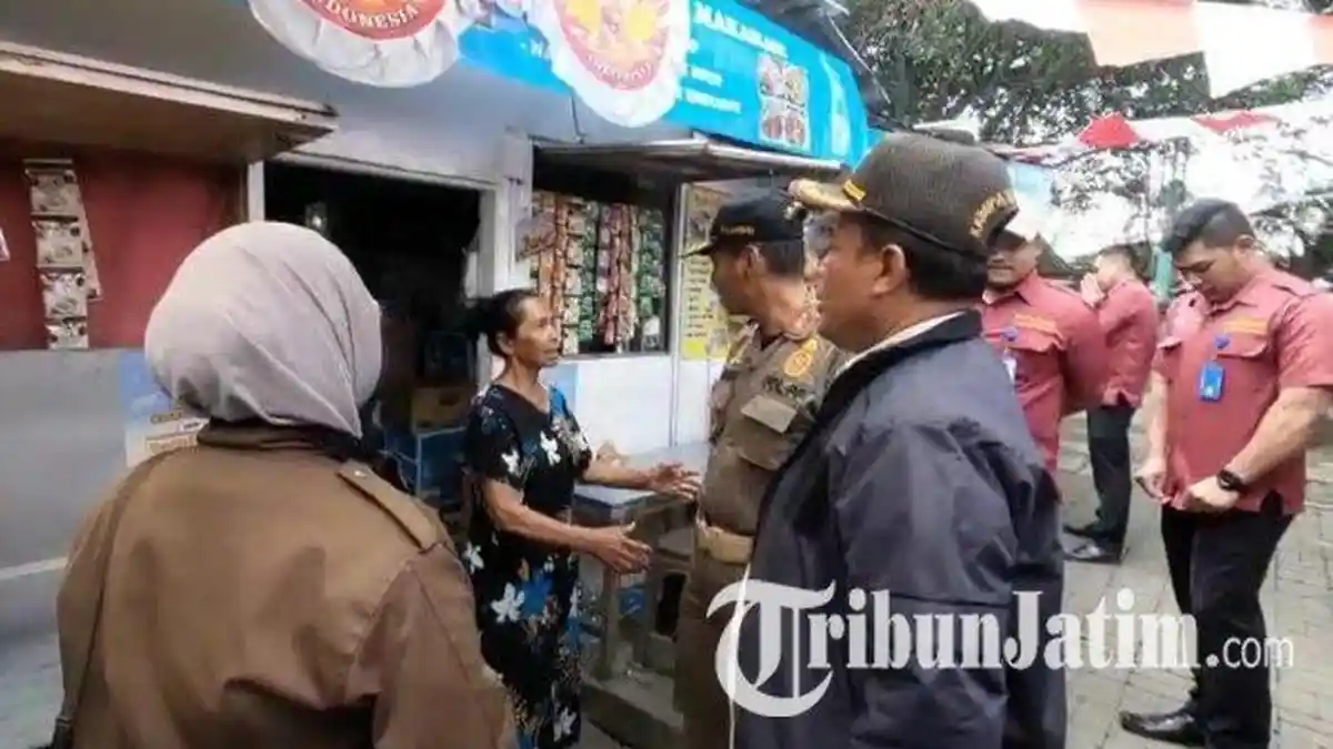 Aksinya Viral, Awal Mula Painem Tegur Wisatawan yang Beli Pecel Keliling: Kasihan yang di Kios
