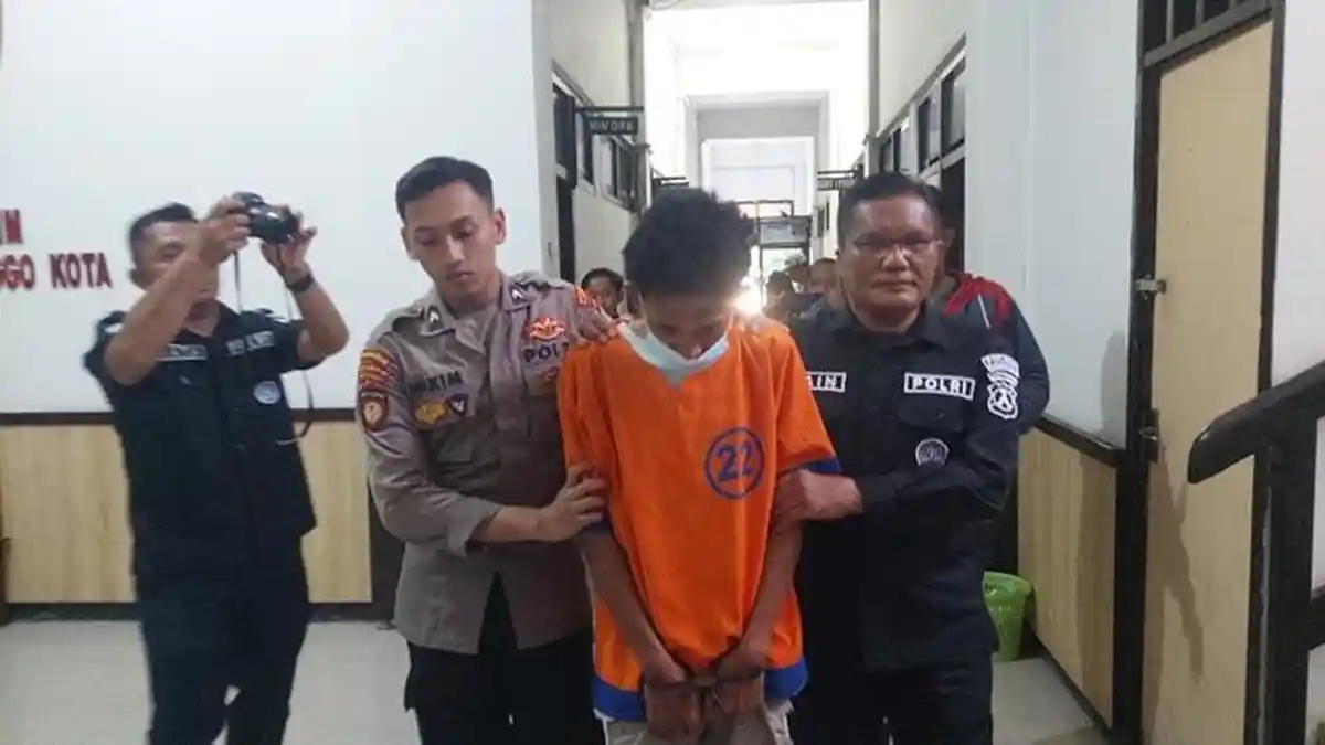 Bobol Warung Waralaba, Kakak-Adik di Pasuruan Terekam CCTV: Satu Ditangkap, Satu Buron