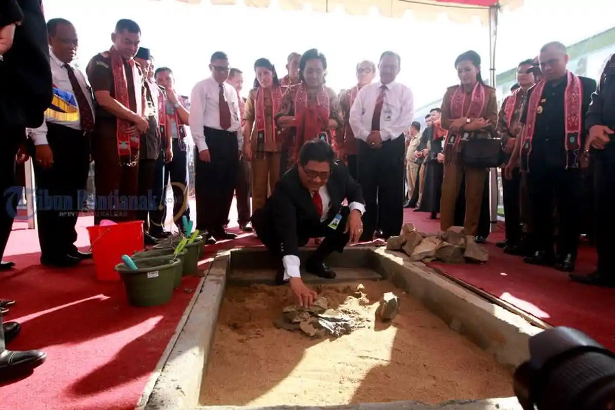 Prosesi Peletakan Batu Pertama Pembangunan Gedung Kantor Pusat Bank Kalbar - peresmian_20180109_183019.jpg