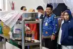 20251118_Saparudin-meninjau-fasilitas-dapur-SPPG.jpg