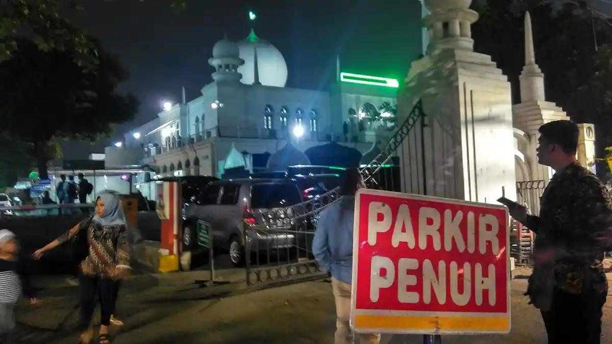 Tarawih Perdana, Masjid Agung Al Azhar Dipenuhi Jemaah