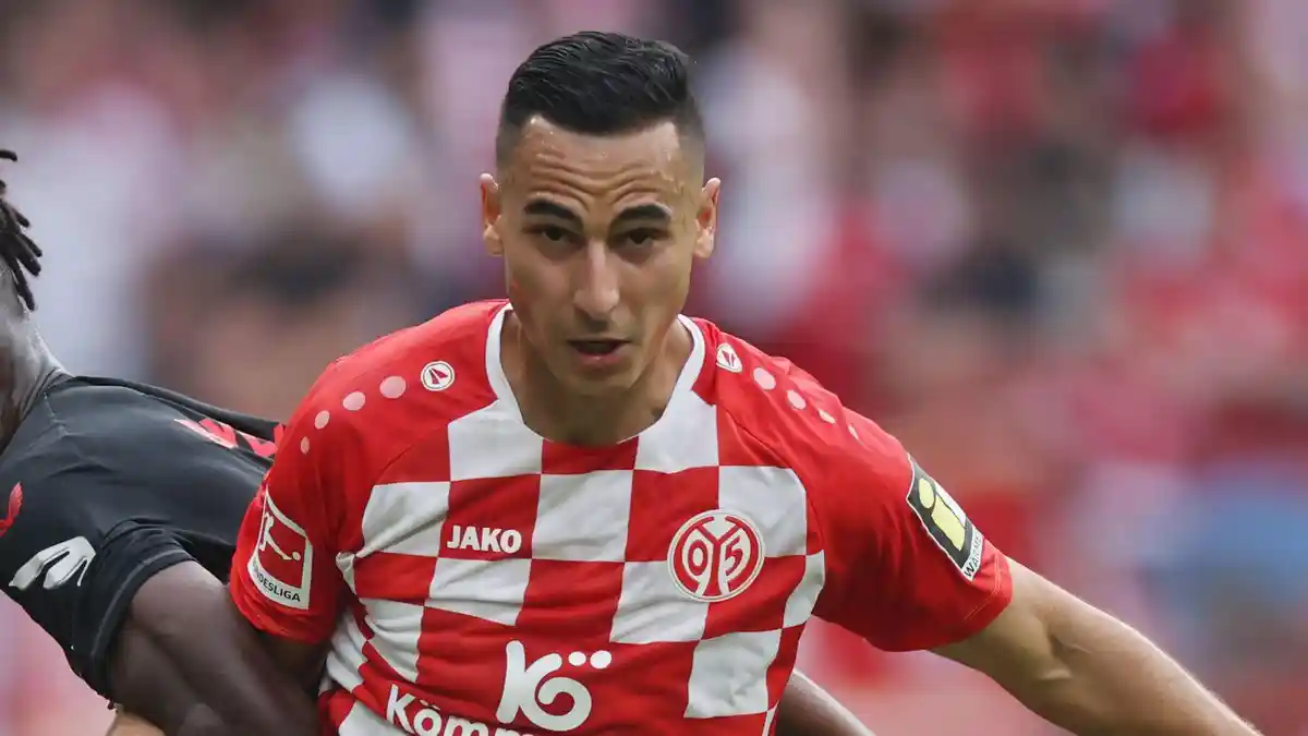 Sosok Anwar El Ghazi, Dipecat Klub Jerman Karena Bela Palestina, Pemain Bola Belanda Berdarah Maroko