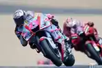 Pebalap-Gresini-Racing-asal-Italia-Enea-Bastianini-mengendarai-motor-selama.jpg
