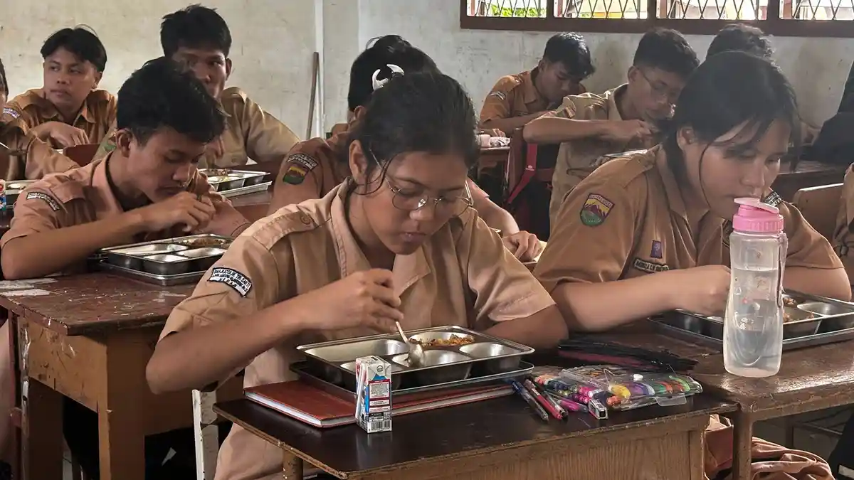 Kemenag Pastikan Seluruh Santri Dapat Akses Program Makan Bergizi Gratis