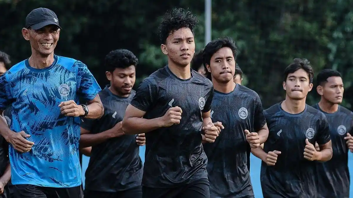 Jelang Liga, Persib Bandung Telah Melakukan Latihan Perdana, Bojan Hodak dan Beberapa Pemain Absen