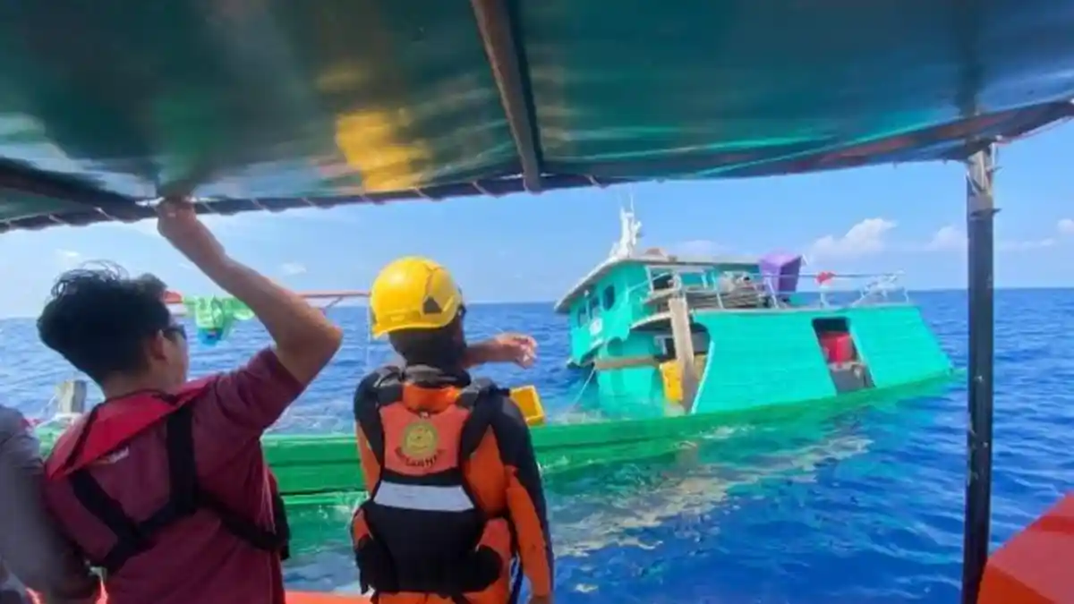 Minum Tumpahan Solar dan Air Laut, 2  ABK KM Selat Meranti yang Tenggelam di Anambas Dirawat