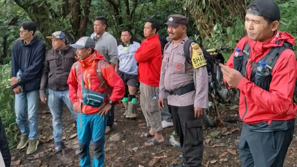Akhirnya, Pelajar Asal Lebong Hilang di Bukit Kaba Ditemukan dalam Kondisi  Lemas dan Nyaris Pingsan - Tribunbengkulu.com