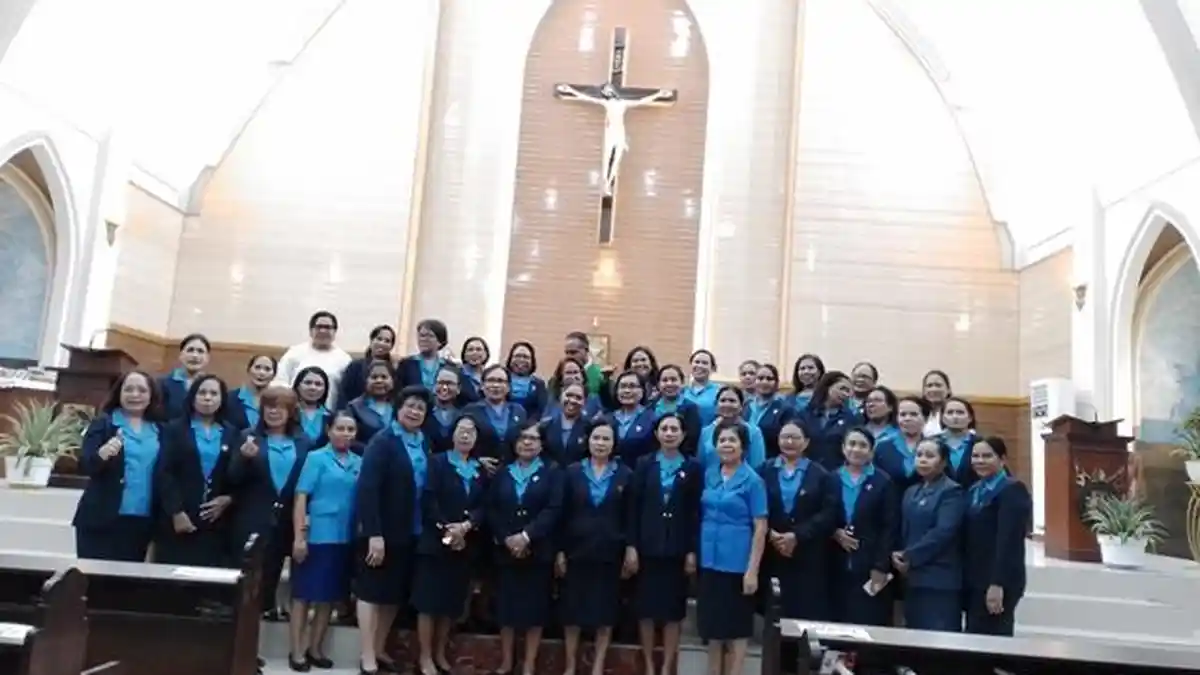 35 Pengurus WKRI DPC Paroki Kristus Raja Katedral Kupang Resmi Dilantik