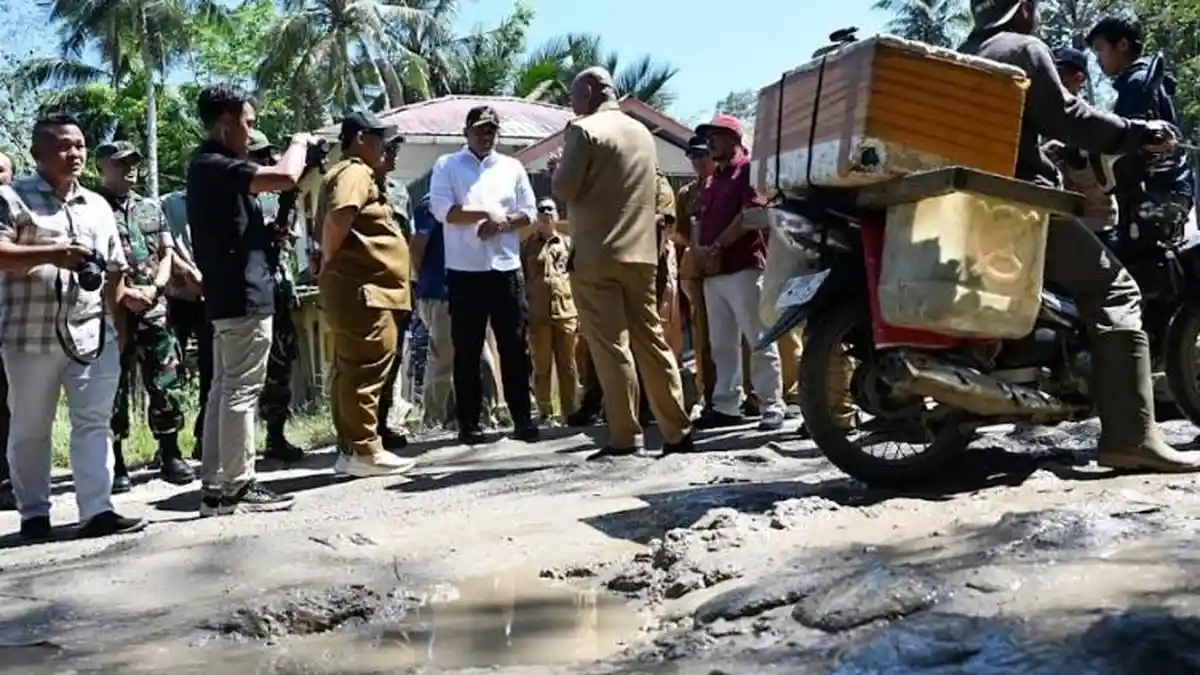 Bobby Nasution Janji Perbaiki 15 Km Jalan di Gunung Sitoli Tahun Ini meski Belum Dianggarkan di APBD
