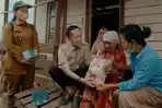 Ratu Dewa Antarkan Langsung 22 Ton Beras Urunan ASN Pemkot Palembang untuk Warga Terdampak Asap