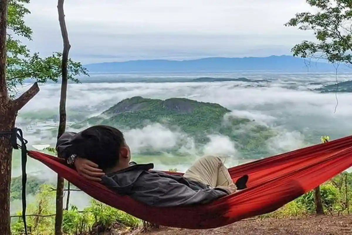 Tarif Camping di Bukit Gatan Musi Rawas, Nikmati Indahnya Alam Desa dari 'Negeri Atas Awan'