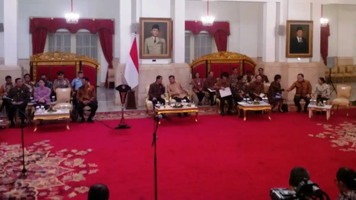 Pimpin Sidang Kabinet, Jokowi: Jangan Timbulkan Kegaduhan dan Kontroversi
