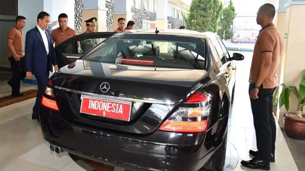 Terkecoh! Begini Cara Jokowi Ngerjain Paspampres dan Menteri Sekaligus, Ciye Beda Kostum!