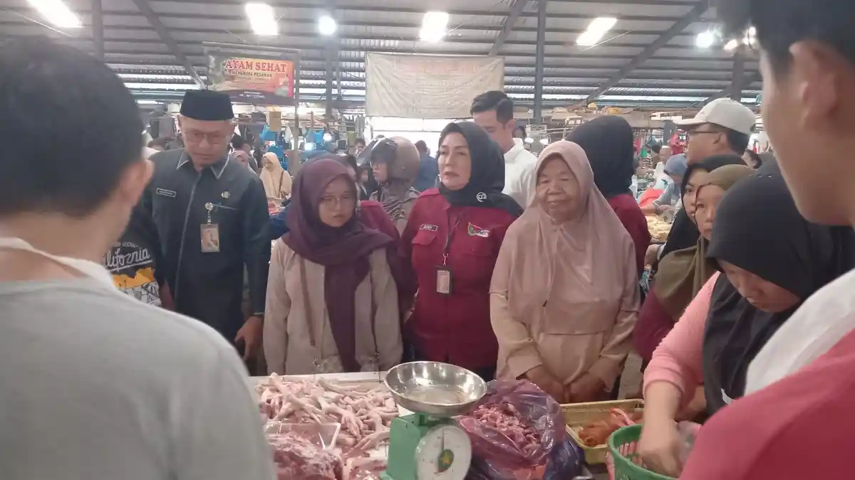 Harga Bahan Pokok di Pasar Bintan Centre Tanjungpinang Masih Stabil, Daging Sapi Rp170 Ribu per Kg