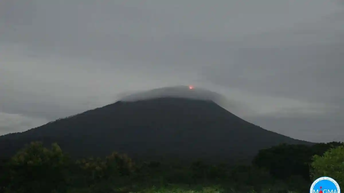 Gunung Lewotolok 25 KaliGempa Letusan 143 Gempa Hembusan 24 Jam Terakhir