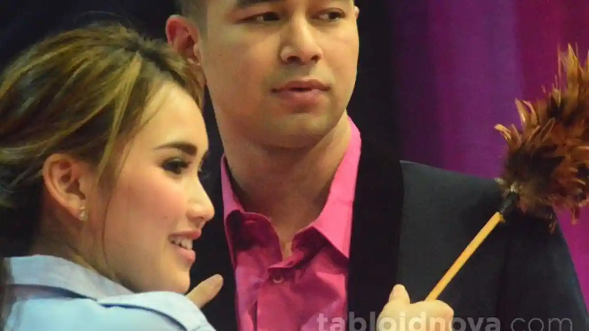 Caption Bahasa Inggris Ayu Ting Ting Panen Bully Netizen, Jessica Iskandar pun Menyindirnya