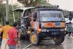 evakuasi-bangkai-bus-surya-bali-kecelakaan-di-pantura-pati.jpg