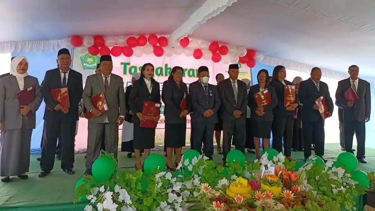36 ASN Kemenag Maluku Tengah Terima Satya Lencana dari Presiden