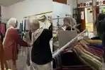 Hijab Brand Lokal di Baubau Laku Keras Jelang Idulfitri 2026, Pashmina Jadi Incaran, Untung Banyak