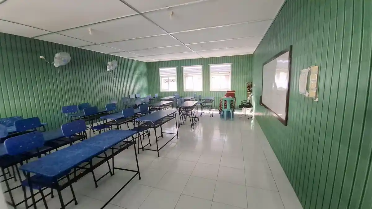 Melihat Ruang Kelas Tahan Gempa dari Plastik Daur Ulang di SDN 2 Pohgading Lombok Timur