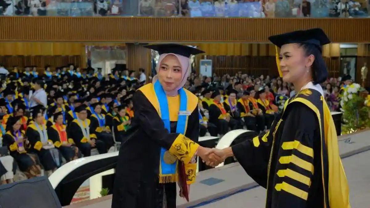 Wisuda Periode III Tahun 2024 UKSW, Rektor Intiyas Ajak 694 Lulusan Berdampak Bagi Bangsa - 20240725_UKSWUpacaraWisuda.jpg