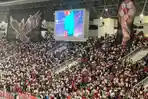 Suporter-Indonesia-menampilkan-koreografi-spesial-pada-laga.jpg