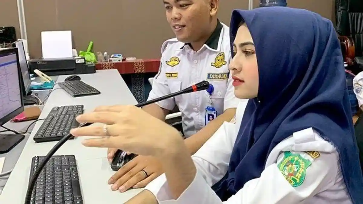 Jengkel Lihat Pengendara Tak Peduli, Ini si Cantik yang berperan di Balik Layar Operator ATCS