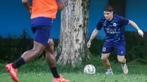 rafael-rodgrigues-rafinha-pscs-cilacap-sesi-latihan-vs-persipura-jayapura.jpg
