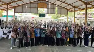 Suasana-semarak-edukasi-Pencegahan-Kanker-Leher-Rahim-di-SMPN-13-Pekanbaru.jpg