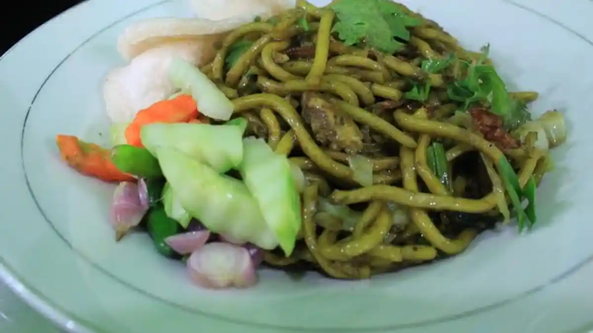 Resep Mie Goreng Enak Ala Rumahan, Beri Sedikit Minyak Saat Merebus Mie