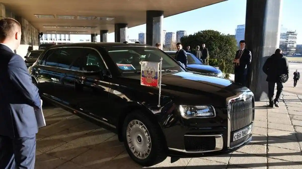 Limosin Aurus Senat, Mobil Lapis Baja Vladimir Putin yang Dijuluki 'Bunker di Atas Roda Dua'