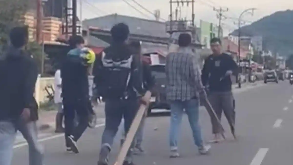 Video Detik-detik Nasabah Dikeroyok 6 Debt Colector di Kota Gorontalo, Viral di Media Sosial