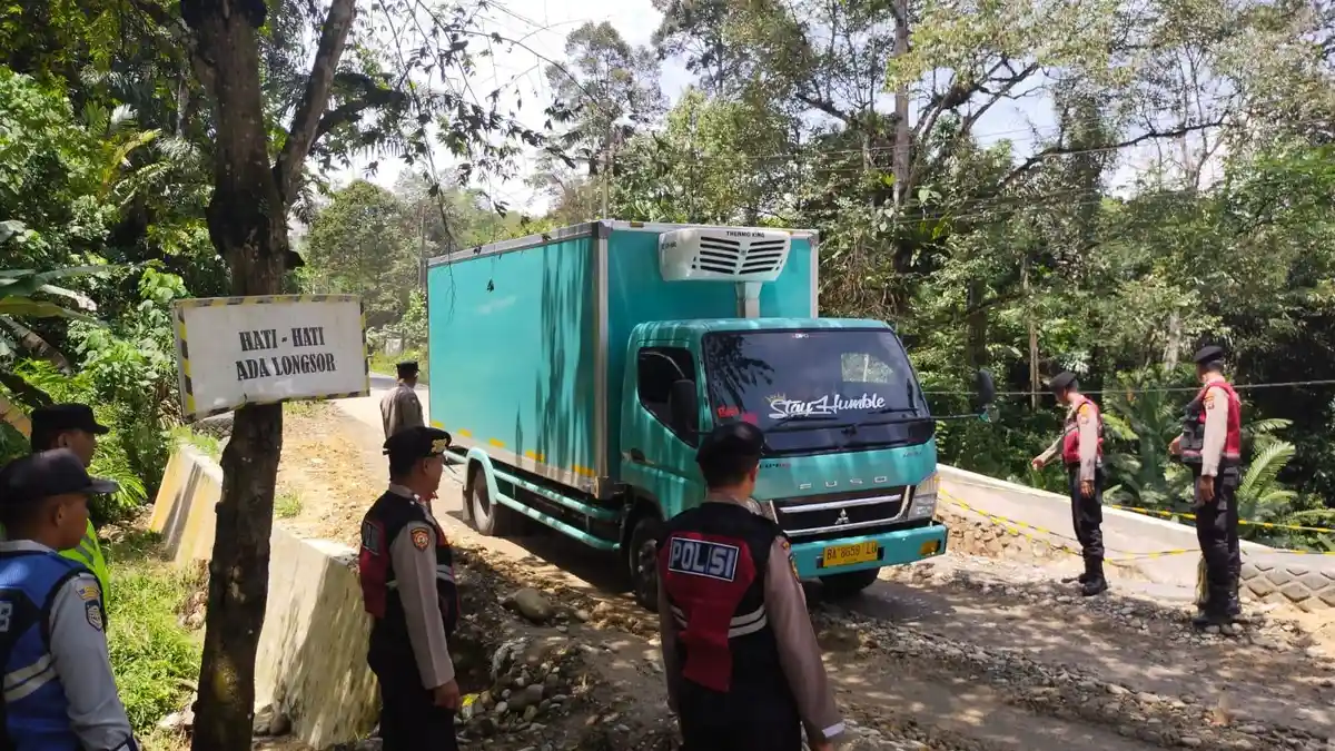 Antisipasi Kemacetan, Polres Tapsel Patroli ke Desa Bulu Payung