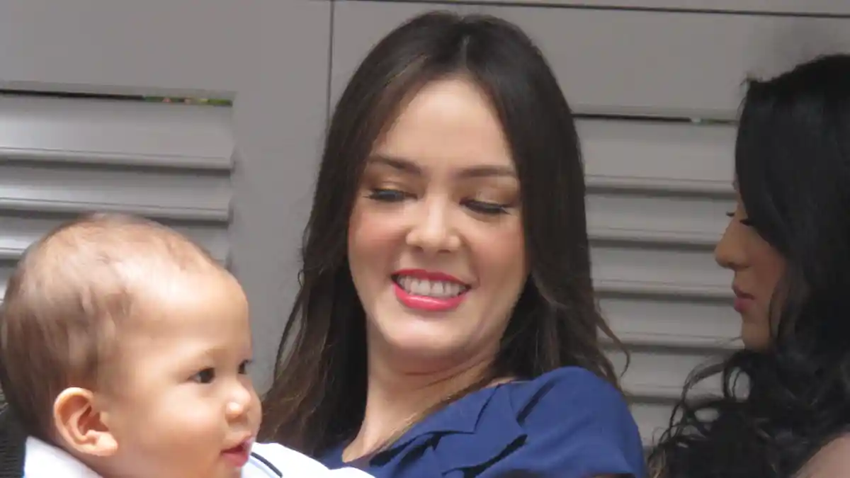 Perhatikan Anak, Cathy Sharon Sampai Tahu Warna Pup-nya