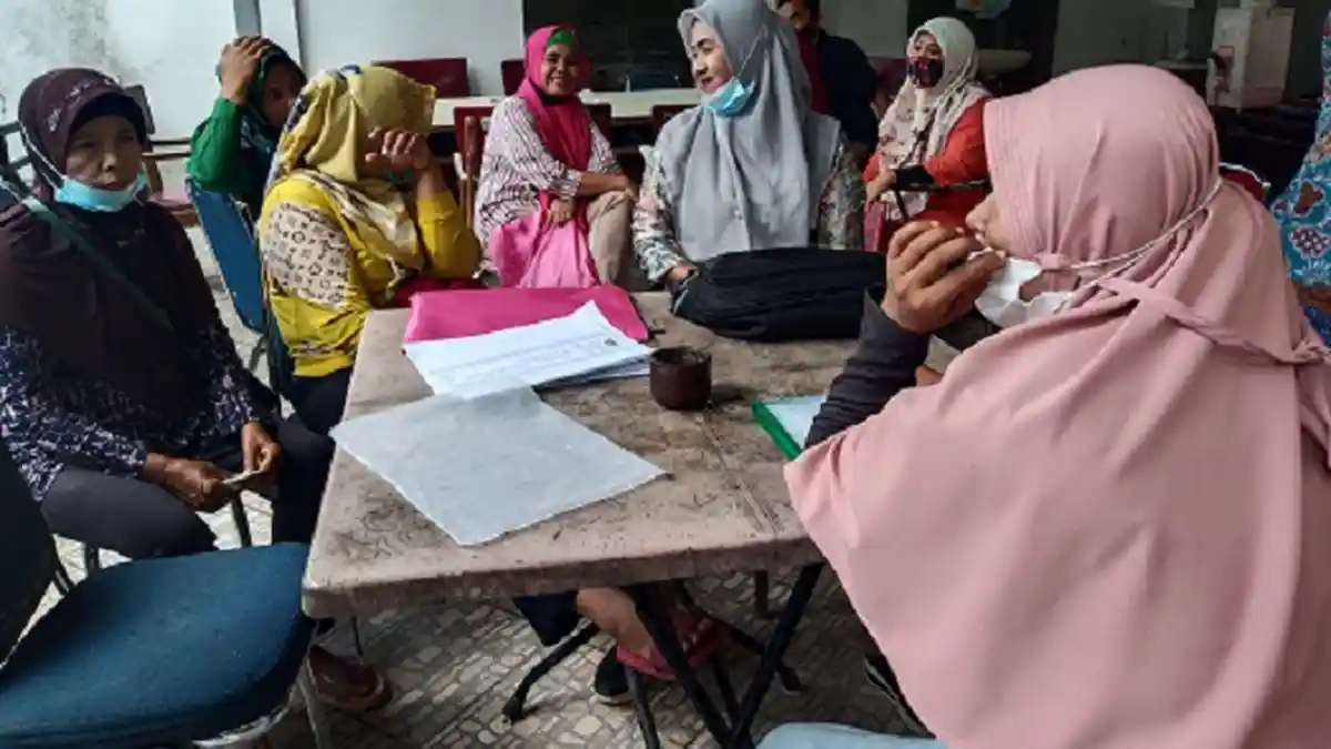 Anak Tak Lulus SMP 18 Padang Meski Berjarak 1 Km dari Rumah, Warga Kalumbuak Datangi DPRD
