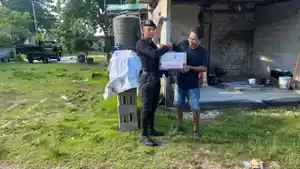 20260522_Satuan-Brimob-Polda-Kaltim-Bagi-Sembako-Jumat-Berkah.jpg
