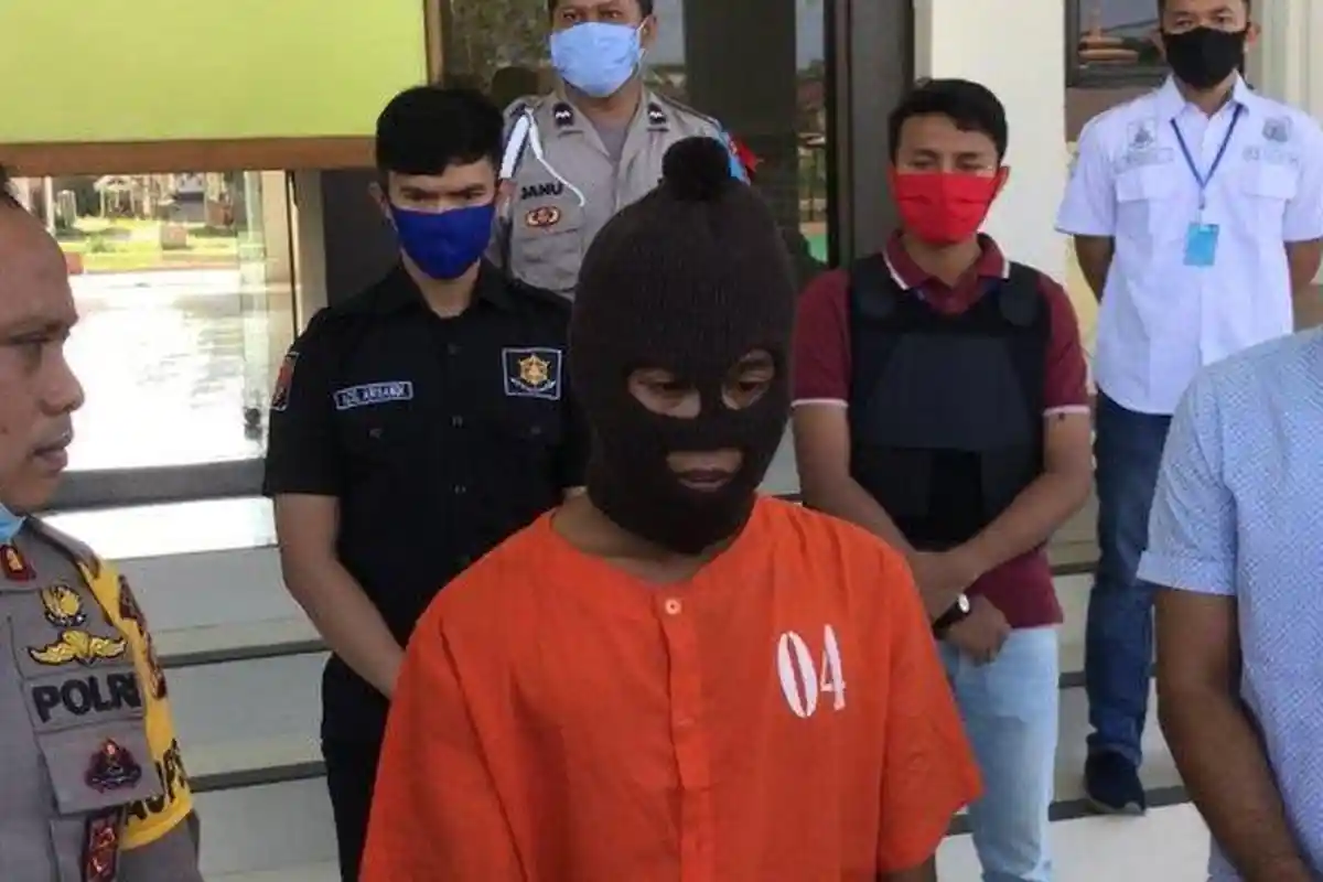 Fakta-fakta Sopir Bunuh Siswi SMP, Diringkus karena Like Facebook Korban