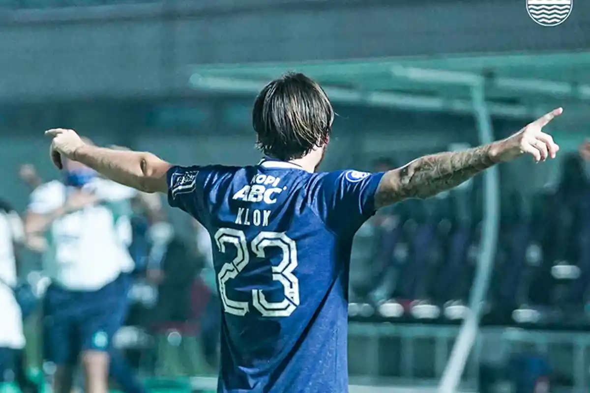 Robert Alberts Buka Suara Soal Debut Marc Klok dan Mohammed Bersama Persib Bandung