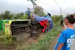 bus-trans-Jatim-terguling-mojokerto.jpg