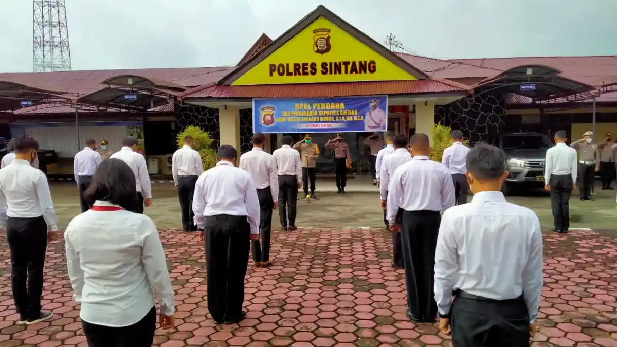 Pimpin Apel di Mapolres, Ini Arahan Kapolres Sintang Ventie Bernard Musak