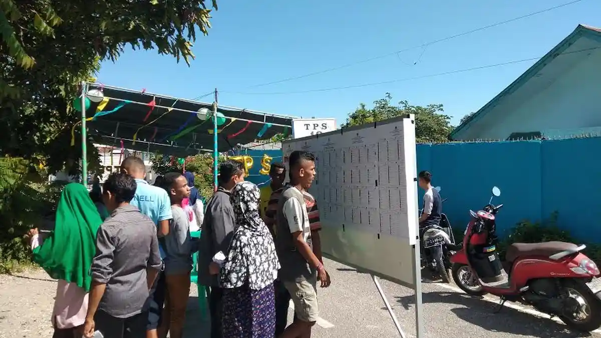 Warga TPS 19 Kota Kupang Ada yang Bingung Siapa Caleg yang Mau Dicoblos