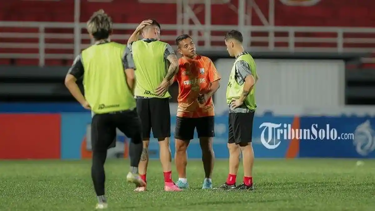 Rasiman Genjot Latihan Persis Solo hingga Liga 1 2022 Dilanjutkan ...