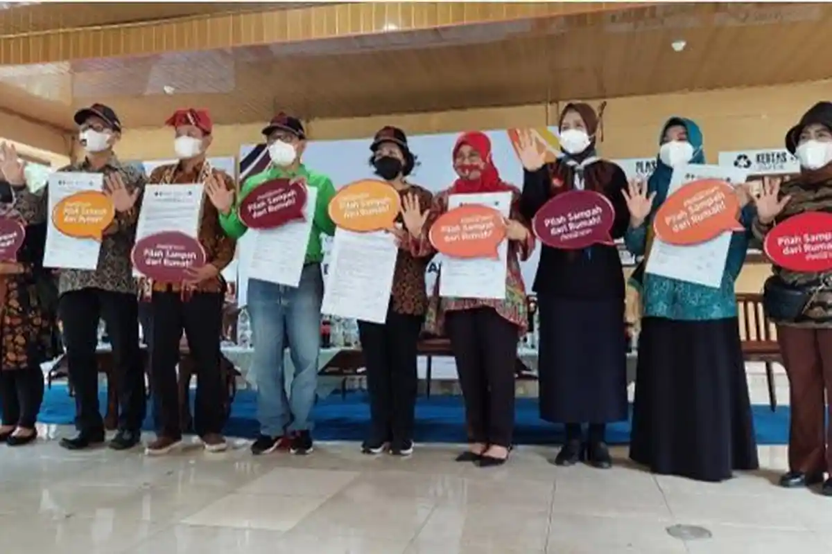 Melalui Bank Sampah Masyarakat Berperan Ciptakan Peluang Baru Pendekatan Sirkular Ekonomi