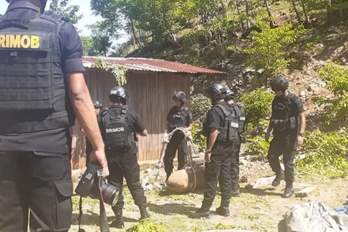 Gegana Evakuasi Bom yang Ditemukan di Belu Menuju Mako Brimob Atambua