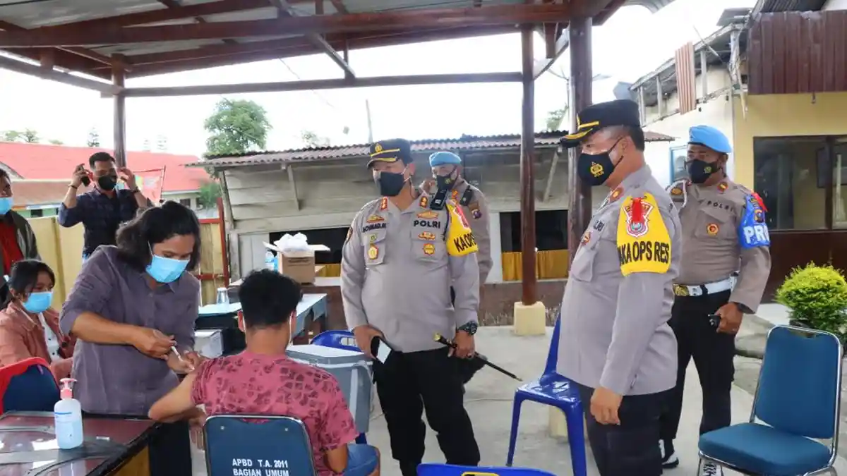 Monitoring Pelaksanaan Vaksinasi, Kapolres Humbahas: Tetap Patuhi Prokes Menjelang Idul Fitri 1443 H