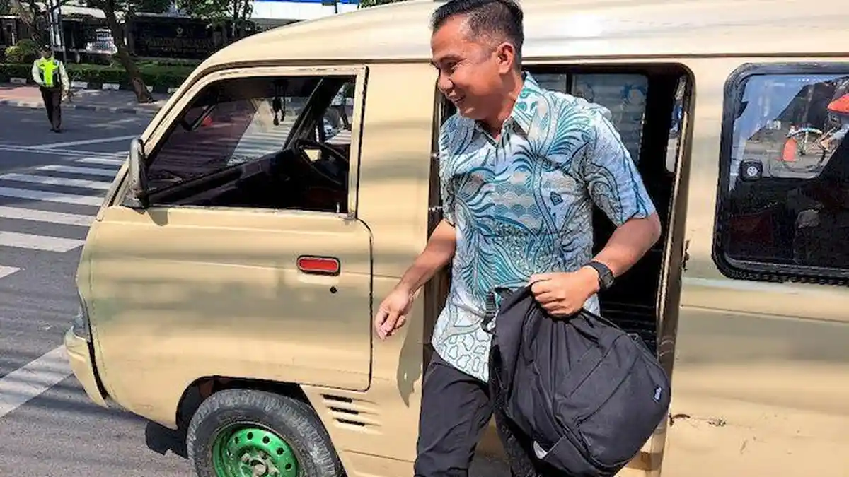 Friday Car Free: Penjabat Gubernur Jabar Pun Naik Bus dan Angkot untuk Perjalanan Dinas