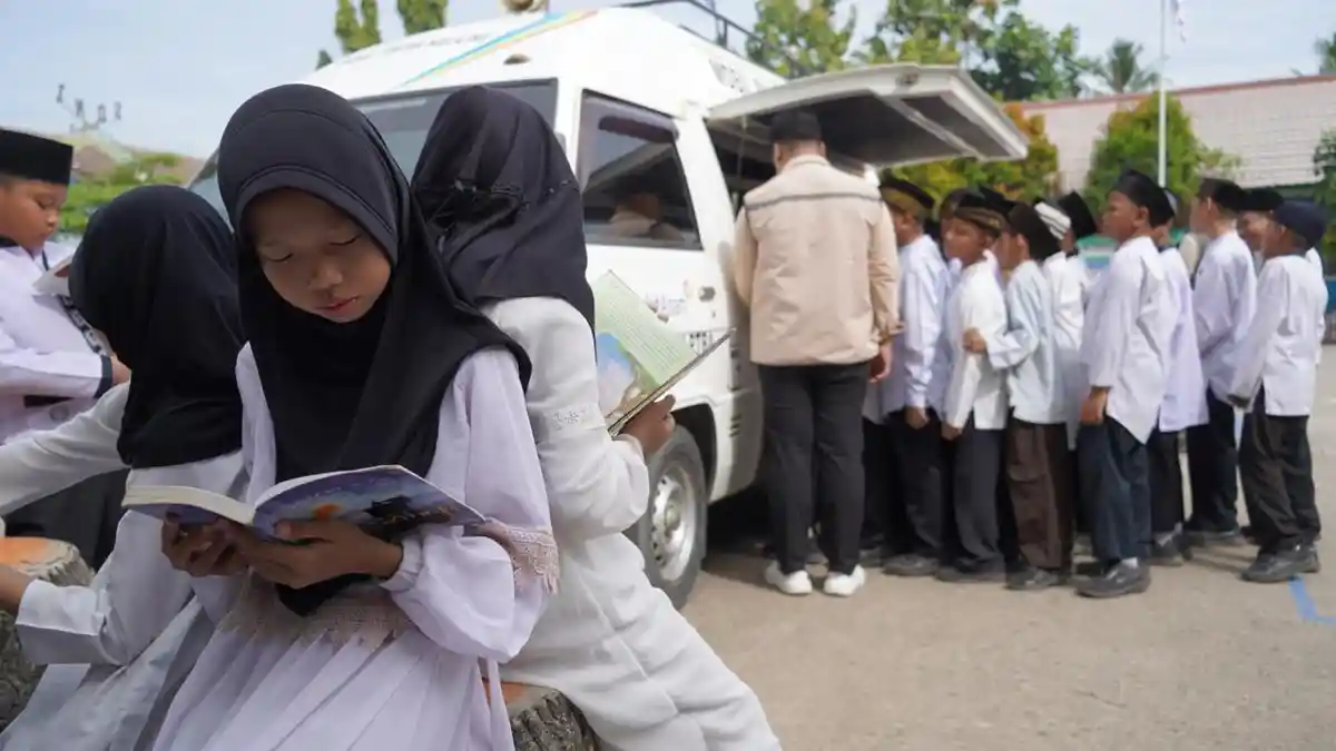 PTBA Salurkan Beasiswa Ayo Sekolah, Dukung Pendidikan Inklusif dan  Berkelanjutan