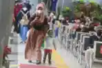 Stasiun Pasar Senen Mulai Ramai Penumpang Jelang Nataru